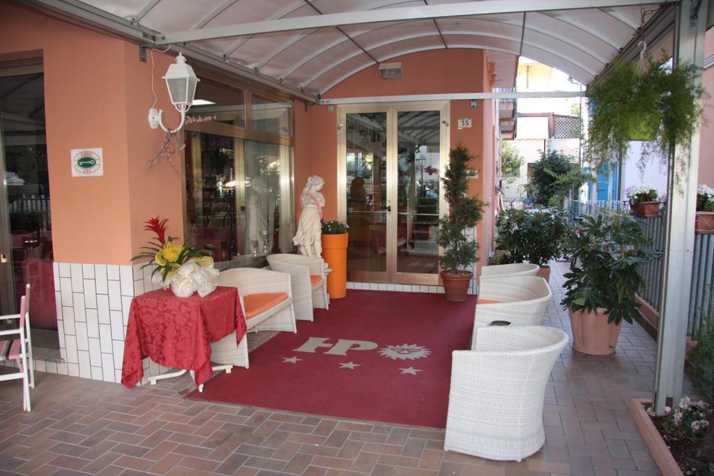 Hotel Peonia Rimini Bagian luar foto